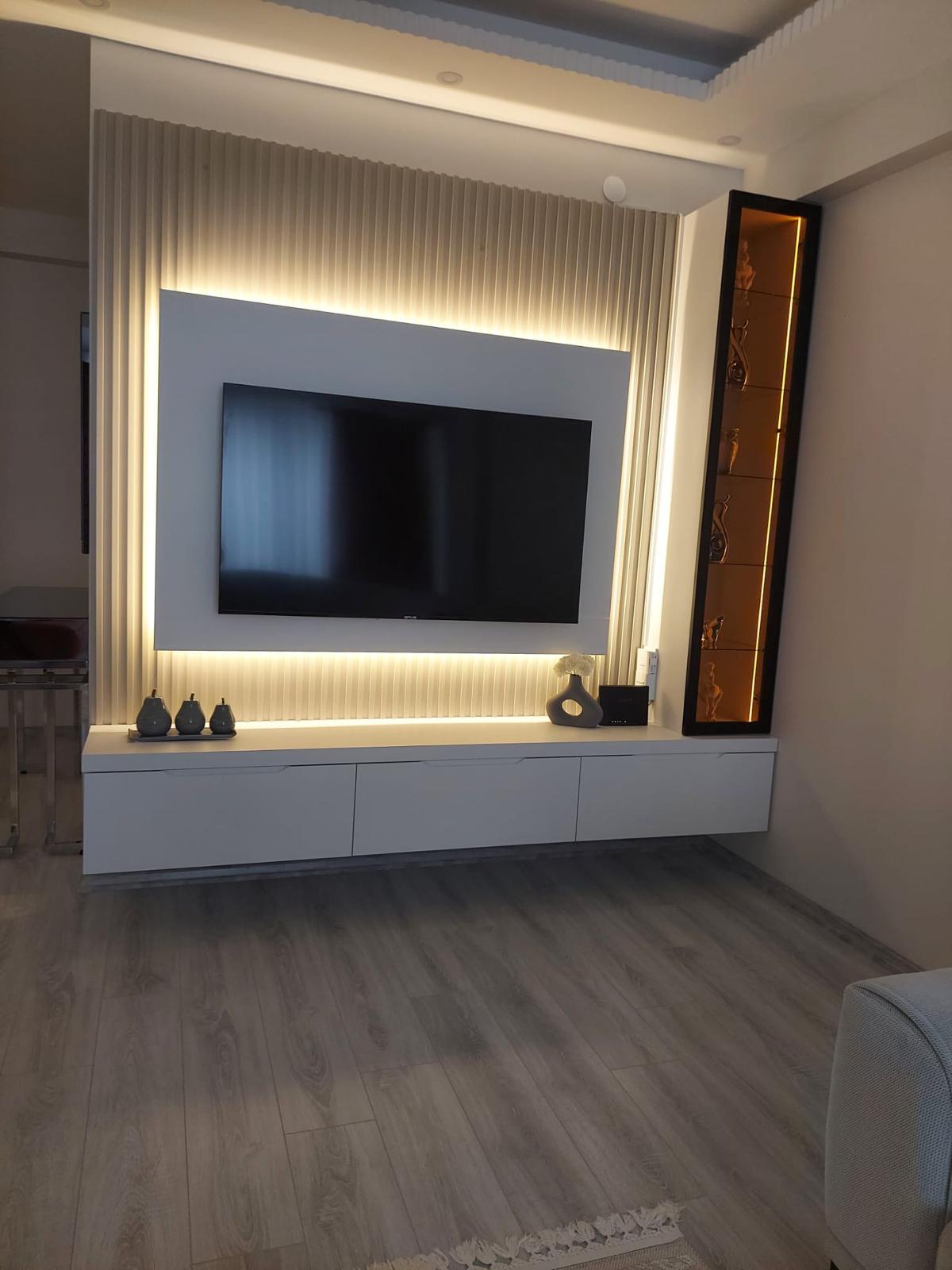 Kayalar Mobilya tv ünitesi uygulaması: Salonun tamamlayıcısı — fotoğraf 1